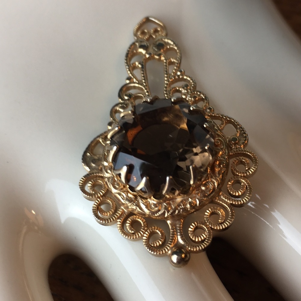 Hobe Pendant - Picture 2 of 14
